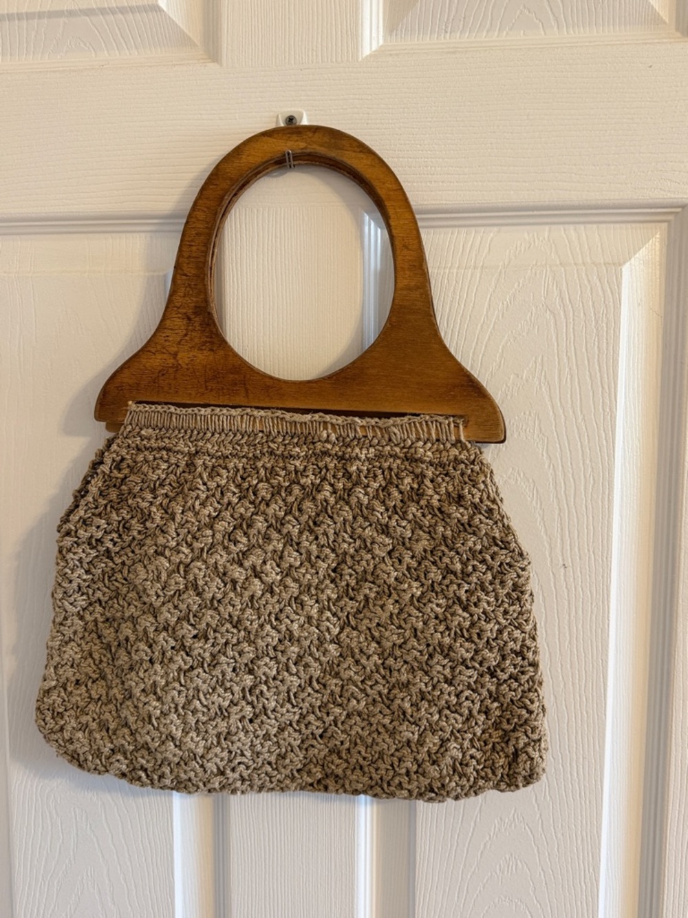 GUC~ Vintage Huge Wooden Double Handle Woven Crochet Handbag